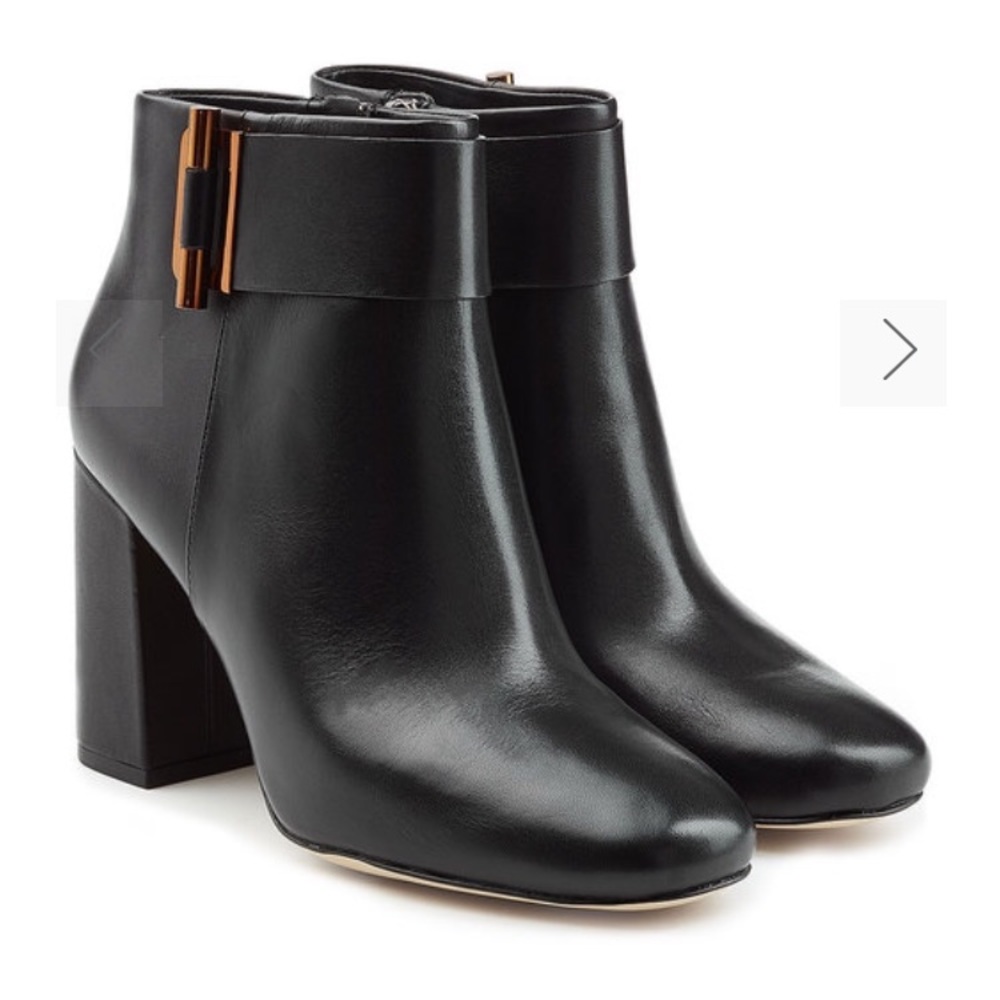Michael Kors leather ankle boots size 9.5M